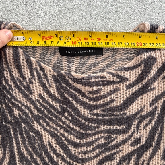 Skull Cashmere Beige Charcoal Knit Sweater Light Quiet Luxury Animal print Small - Picture 12 of 13